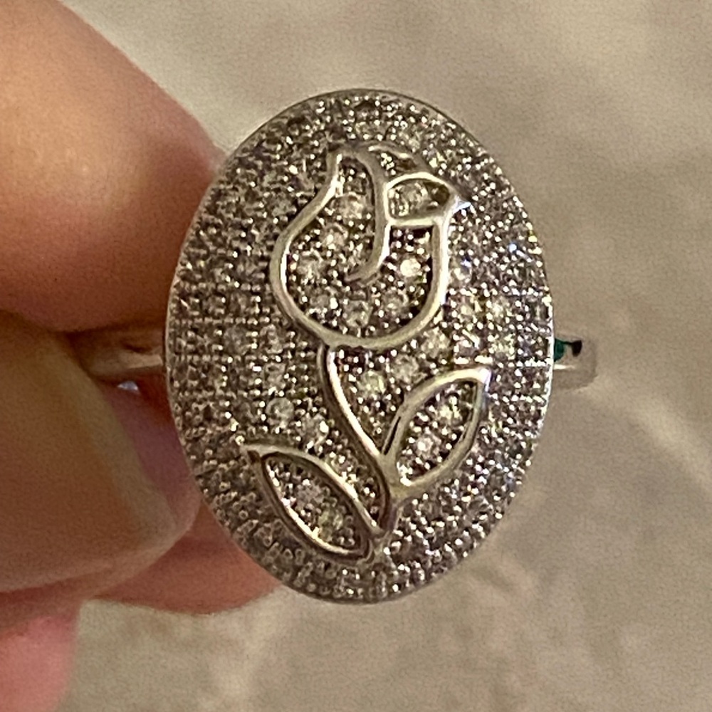 18K GF Silver Tone Rose Bling Sparkling Ring Size 6 Stunning